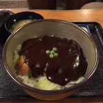 カツ丼 野村 - 味司 野村(岡山県岡山市北区平和町)ドミグラスソースカツ丼 並盛り ソース ロース800円