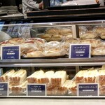 ル・プチメック - ショーケース①　左からいくよー！