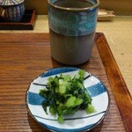 あかし - ほうじ茶とお新香