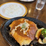 Kikusui - ボリューム満点のチキンカツ。とても美味しかったけど、お腹いっぱいになりすぎてしまうので、次は違うものをオーダーします。でもおすすめですよ！