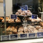 ル・プチメック - ①ハード系　もういい匂いするわー