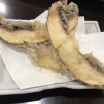 新川 - ジャンボマッシュルーム天ぷら      オマケの茗荷天