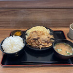 都賀西方パーキングエリア(下り)フードコート - R3.9  大盛生姜焼定食