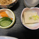 Teuchi Soba Nagayuki - そば豆腐とぬか漬け