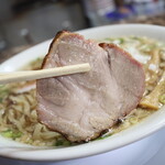 自家製麺 ら～めん かり屋 - 歯応えのある炭焼きチャーシュー
