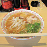 長崎亭 - チャンポンの人気店ですが、ラーメンもあります。
      ラーメン450円。
      