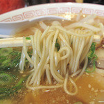 長崎亭 - 麺は博多ラーメンのようなストレート細麺。替玉は100円です。
      
      