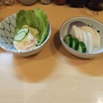 とんかつ燕楽 - 地味に美味しいポテサラ&自家製らしきお新香