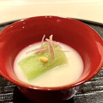 新ばし 星野 - 焼き茄子　胡麻豆腐　白味噌仕立て