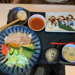 鈴のれん - トマト黒豚サラダうどん鰻寿司セット