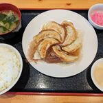 はじめ食堂 - 餃子6個定食