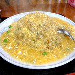 鳳春軒 - チャーハンスペシャル700円
            激アツのかき卵の餡が掛かってスペシャルに美味い