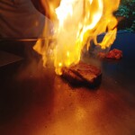 南海グリル - ロースをフランベ