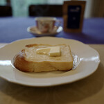 モイベーカリー - ナチュラルな味の山食。好きです。