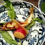Akanezaka Oonuma - 郡上八幡長良川の天然鮎。長時間炭火でじっくり、頭から頂けます。身の甘さは前回と同じく素晴らしい。クリーミーな蓼酢は全国一好きです。