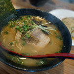 ラー麺LABO たぶ川 - 魚介とんこつラーメン