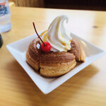 Komeda Kohi Ten - 冷たいソフト、ふわふわデニッシュ生地、メープルシロップのナイスコンビネーションd(^_^o)