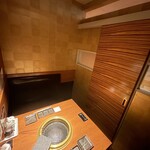 個室型焼肉　鞍牟 - 2〜3名様個室です。カップル、同伴のお客様　に人気のお部屋です。