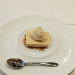 み乃家 - デザートはマロンクリームのパルフェ
      ほうじ茶のグランテ
      アーモンドとカラメルのプラリネ
      ただただ美味✨✨✨