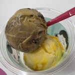 サーティワンアイスクリーム - 料理写真:クランチーピーナッツ＆チョコレート、サニーパイナップルケーキ