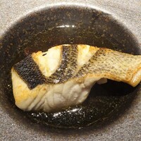 TexturA - スズキ：スズキのポワレ、プーアル茶とあおさ雑穀米のあんかけソース