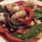 福建家庭料理 旬の香 - 「イイダコと彩り野菜炒め　唐辛子風味」：生唐辛子特有の爽やかな香りが、
      イイダコの旨みと野菜の清涼感を鮮やかに縁どって♪
      