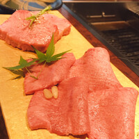 黒毛和牛焼肉 虎斑 北新地店 - 