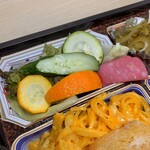 Resutorambiba - ④ハンバーグ＆とろけるチーズのせ弁当(\1,540)・ウニクリーム(+\100)　サラダ