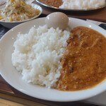 妻田カレー - 牛スジカレー　900円＋味付け玉子　100円