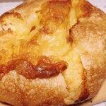 ベッカライ徳多朗 - チーズのパン