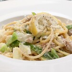 トリワイン ＰＩＫＯＳＨＨＨＵ - サルシッチャとレモンのパスタ