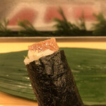 寿司処 やまざき - おまかせ６０００円。炙りトロ手巻き。とても美味しくいただきました（╹◡╹）