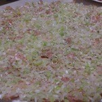 焼肉みなみ亭 - 肉が見えない葱焼き片面だけ焼いてレアで戴きます。