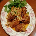 ベトナム料理 ハイズォンクアン - アヒルのスタミナ揚げ