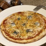 サンマのマリナーラ風ピザ