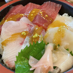 海鮮料理 東海 - 3種丼（鮪・帆立・白身）