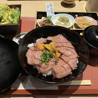 個室和食 肉割烹 吟次郎 品川駅前店 - 
