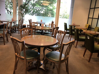 UCC Cafe Comfort - 店内テーブル席②