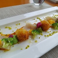 イタリアンダイニング ケシキ - ⚫【前菜】「カジキの軽いスモーク  鱈のコロッケ  ブロッコリーとオレンジのソース」