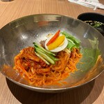 Yakiniku Senara - 辛口ビビン麺980円