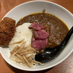 焼肉ストーリー - 松坂牛100%カレー＋松坂牛メンチ＋松坂牛タタキ