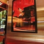 俺のフレンチ - いたるところにポスターが。