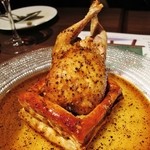 フランス産ウズラのフォアグラ包み　トリュフソース