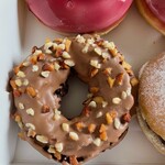 Krispy Kreme Doughnuts - “しっとり ザクザク”ダブルナッツ