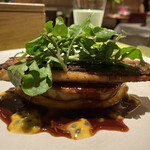 モノリス - ウナギ、フォアグラ、マンゴー