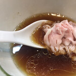 飯田商店 - 通常提供の味変　しゃぶチャーシューは温かいスープと混ぜ混ぜ