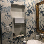 飯田商店 - トイレがローラアシュレイみたいでステキだった