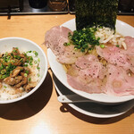 麺屋 まほろ芭 - 「旨味だし淡麗醤油チャーシュー麺」＆「アサリめし」