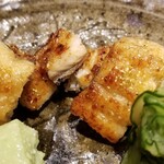 馳走 啐啄一十  - ③炭火焼き海鰻(福岡県有明海産)
      鰻から滲み出た脂で身の表面を軽く揚げ焼きにしつつも中はフワッとしています
      単なる白焼きとは異なる焼き上がり
      脂の滋味&旨みを堪能