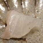 馳走 啐啄一十  - ⑦九絵(長崎県五島列島産、7日熟成)
      全て雌で産まれ10kg前後で雄に性転換
      熟成期間は7日と短いため、プリプリ感が残っていますが、旨みが濃く美味しい！
      九絵は熟成が深いほど旨みも濃くなります